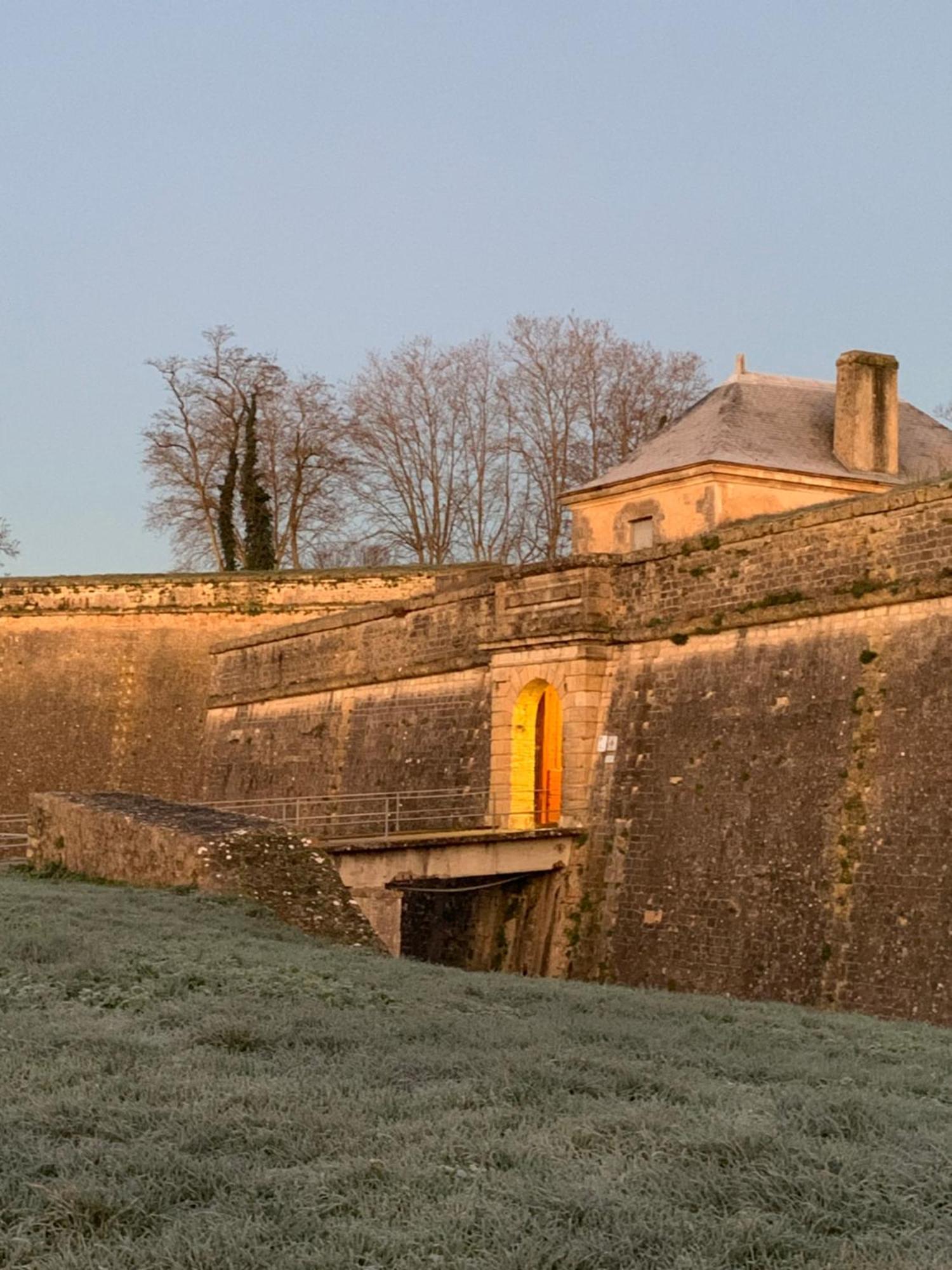 Auberge Du Porche Blaye Zewnętrze zdjęcie